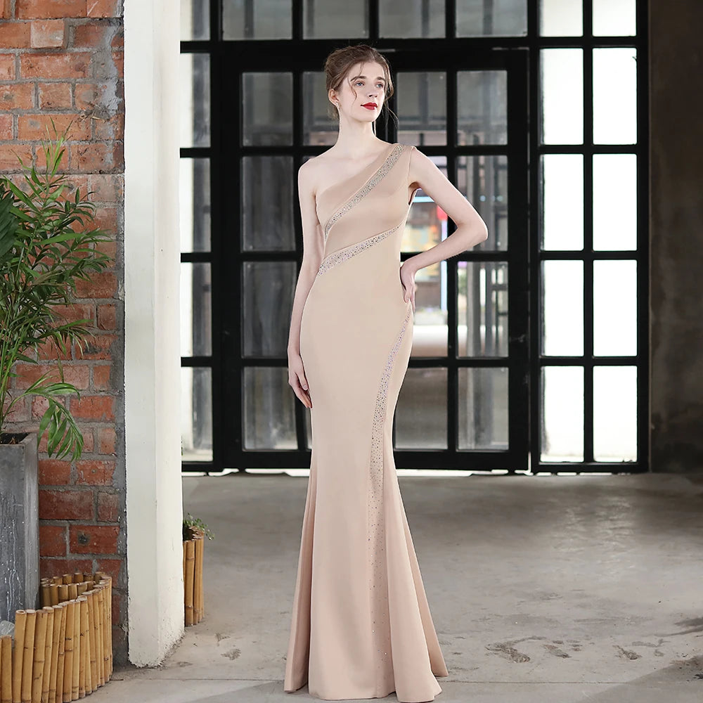 Elegant Plus Size One-Shoulder Mermaid Prom Gown - Sleeveless V-Neckline