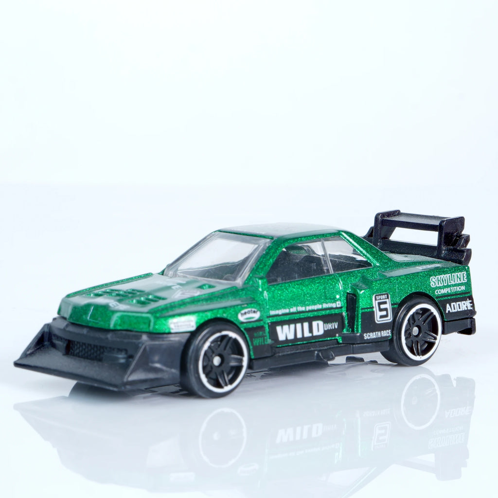 1:64 New Niche High-End Green Alloy Die-Cast Racing Car Model Toy Car for Boys and Adults, Collectible Display Ornament, Christmas Gift for Car Enthusiasts - trendingshoping.com