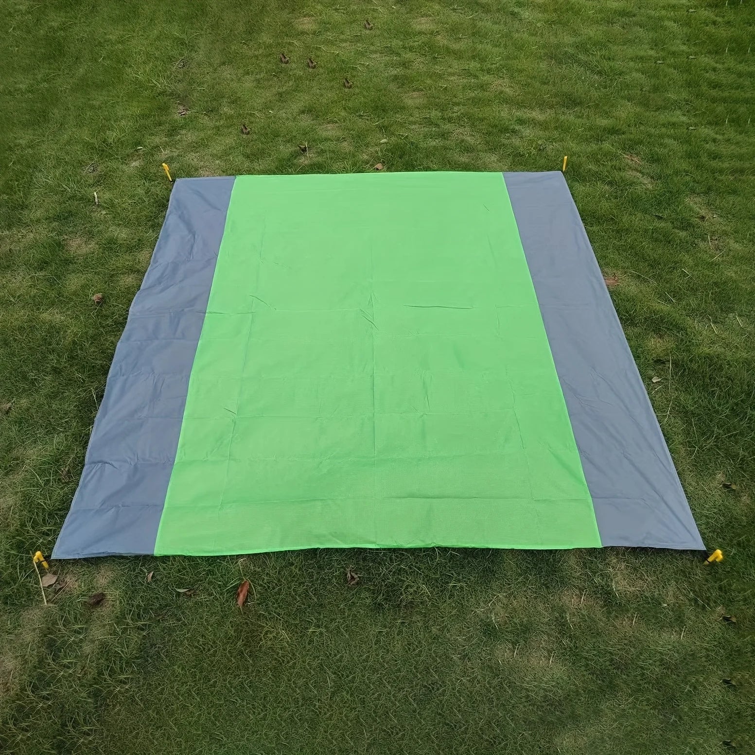 Outdoor Camping Waterproof Foldable Picnic Mat Moisture Proof Two Color Beach Mat