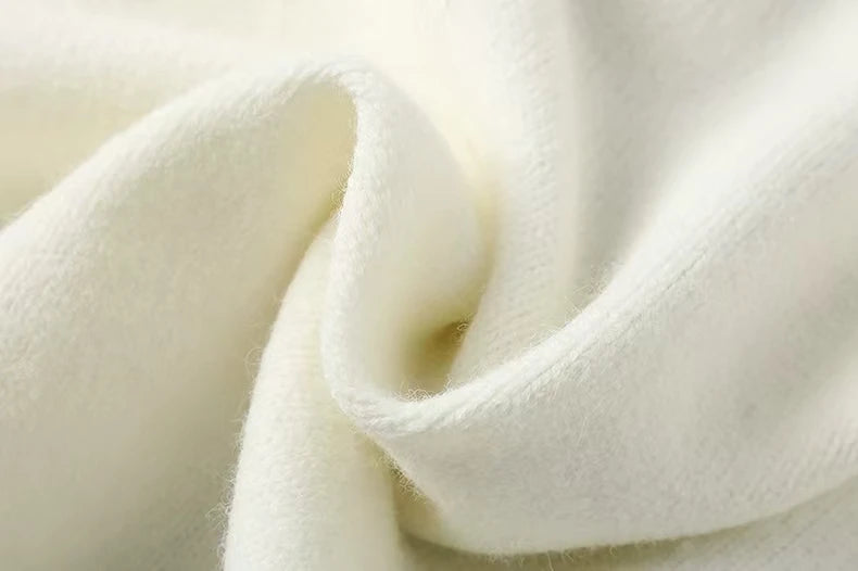 Bear Print Cashmere Pullover Sweater – Trendy Autumn/Winter Knitwear - trendingshoping.com