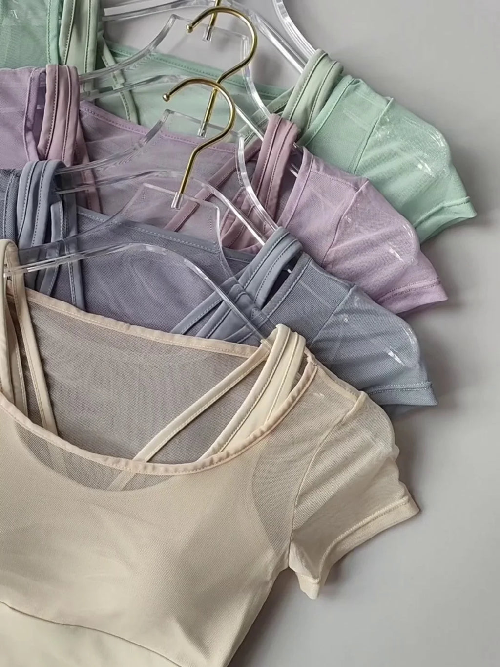 Premium Women's Yoga Training Top - Breathable Short Sleeve with Removable Pads