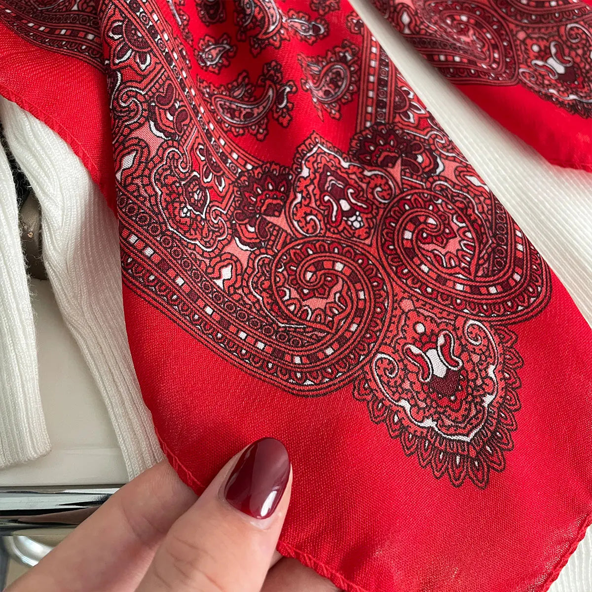 Women’s Square Scarf 70×70cm – Paisley Print Cotton Texture Shawl Headband & Neck Bandana