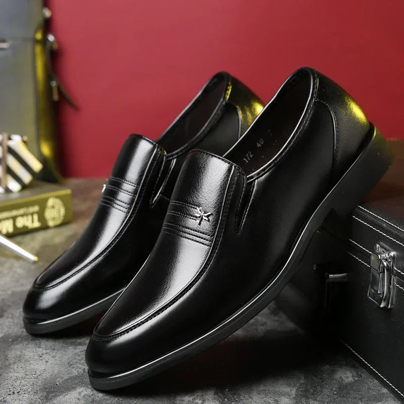 High Quality Leather Men Casual Shoes Light Formal Men Dress Shoes Comfortable Men Loafers Breathable Slip on Men Driving Shoes