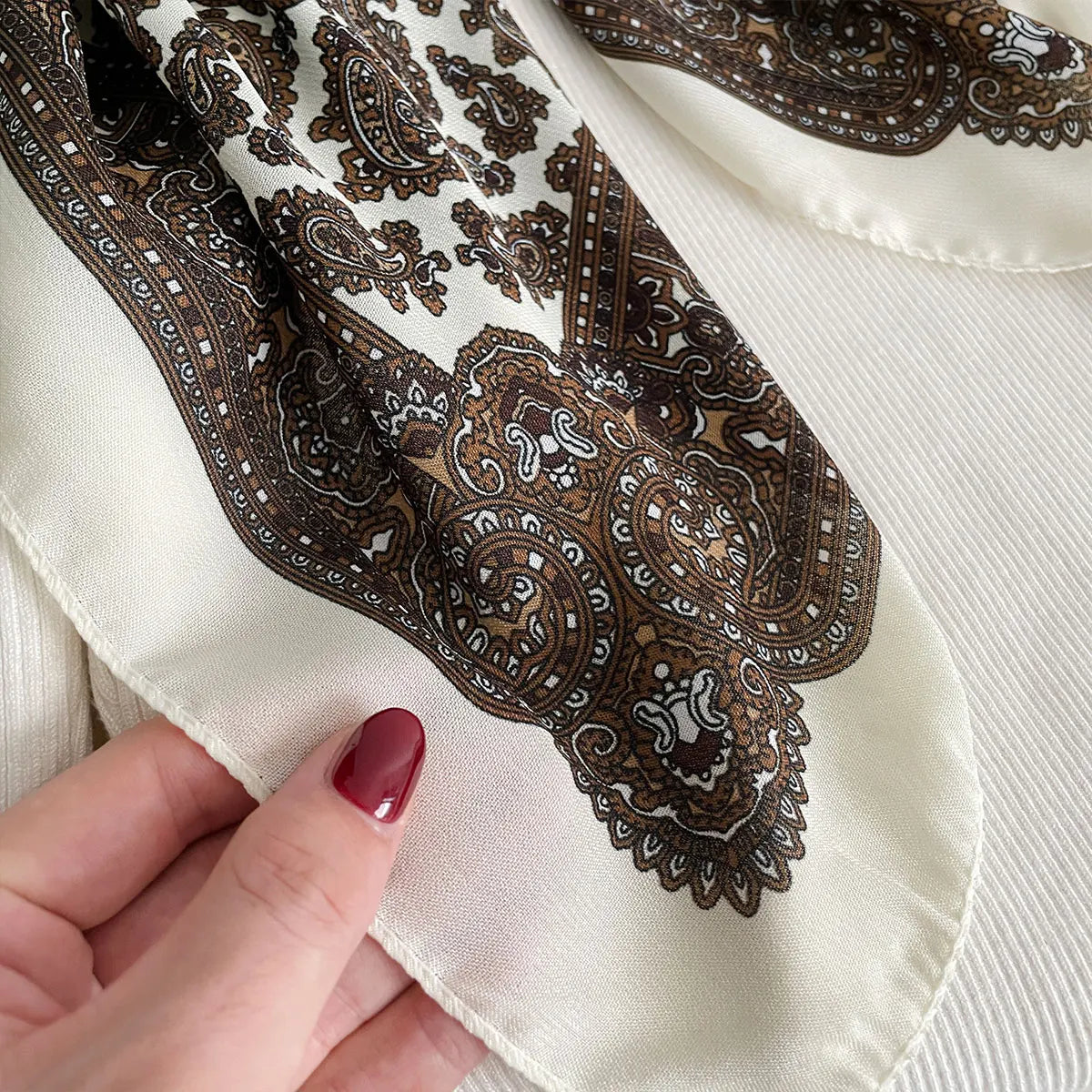 Women’s Square Scarf 70×70cm – Paisley Print Cotton Texture Shawl Headband & Neck Bandana