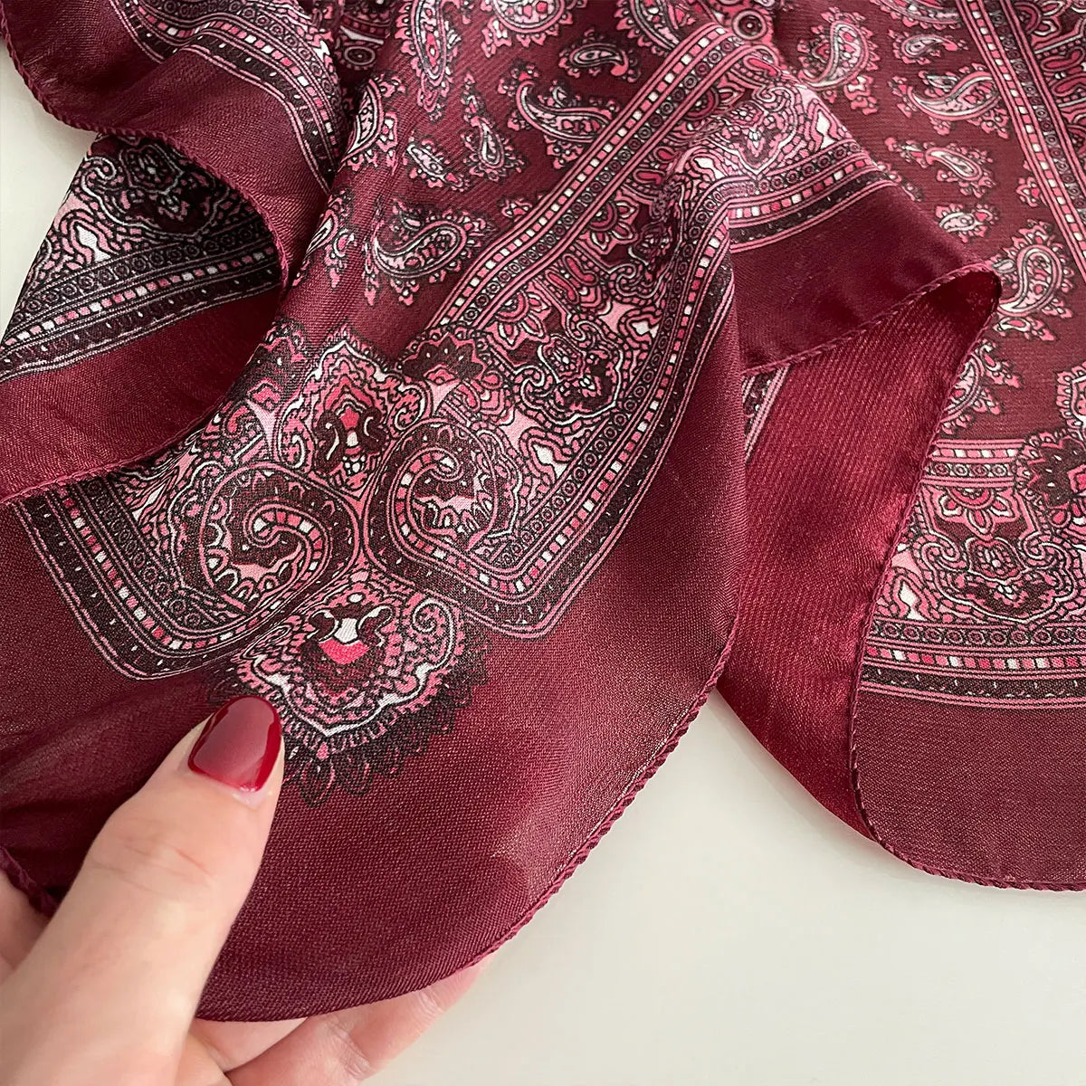 Women’s Square Scarf 70×70cm – Paisley Print Cotton Texture Shawl Headband & Neck Bandana