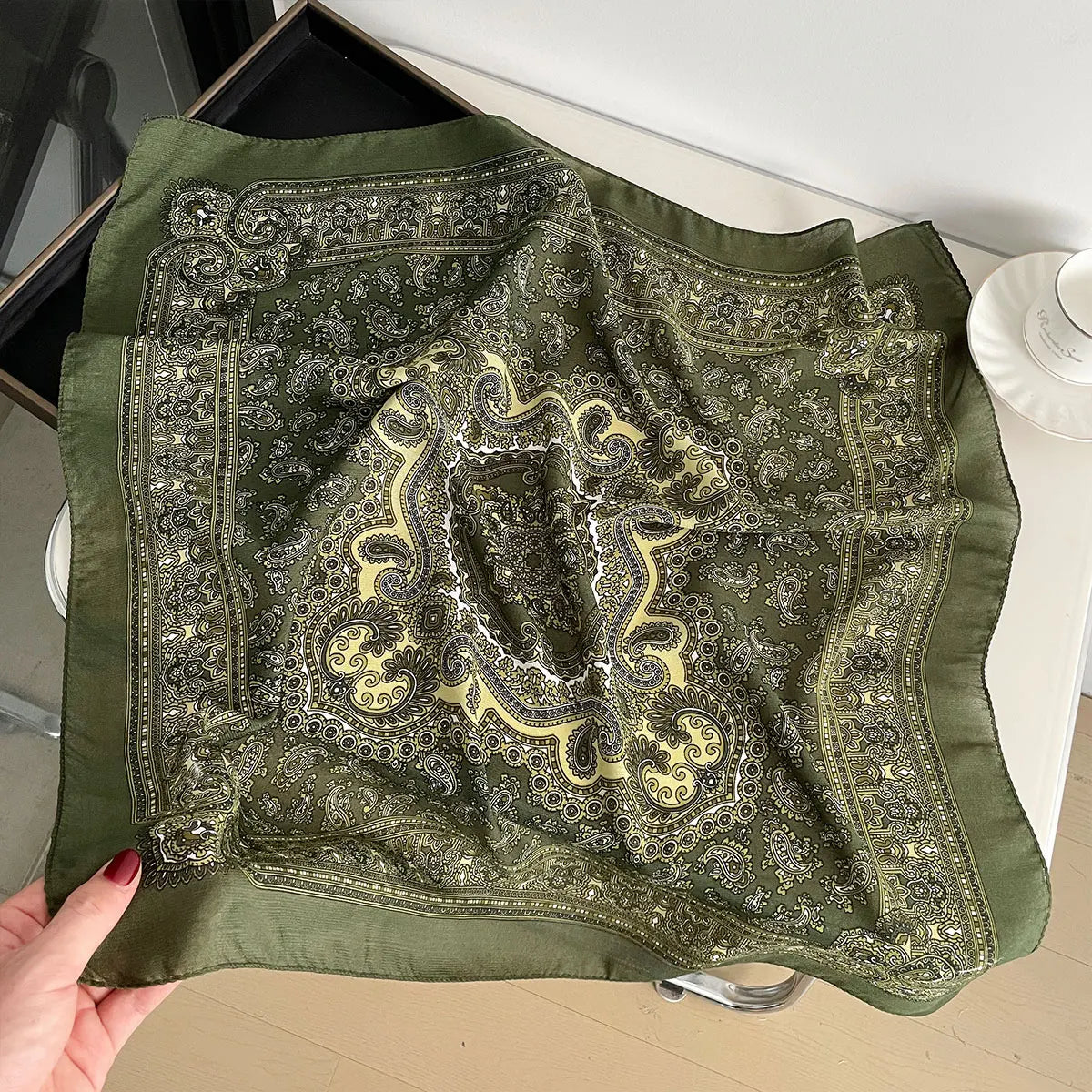 Women’s Square Scarf 70×70cm – Paisley Print Cotton Texture Shawl Headband & Neck Bandana