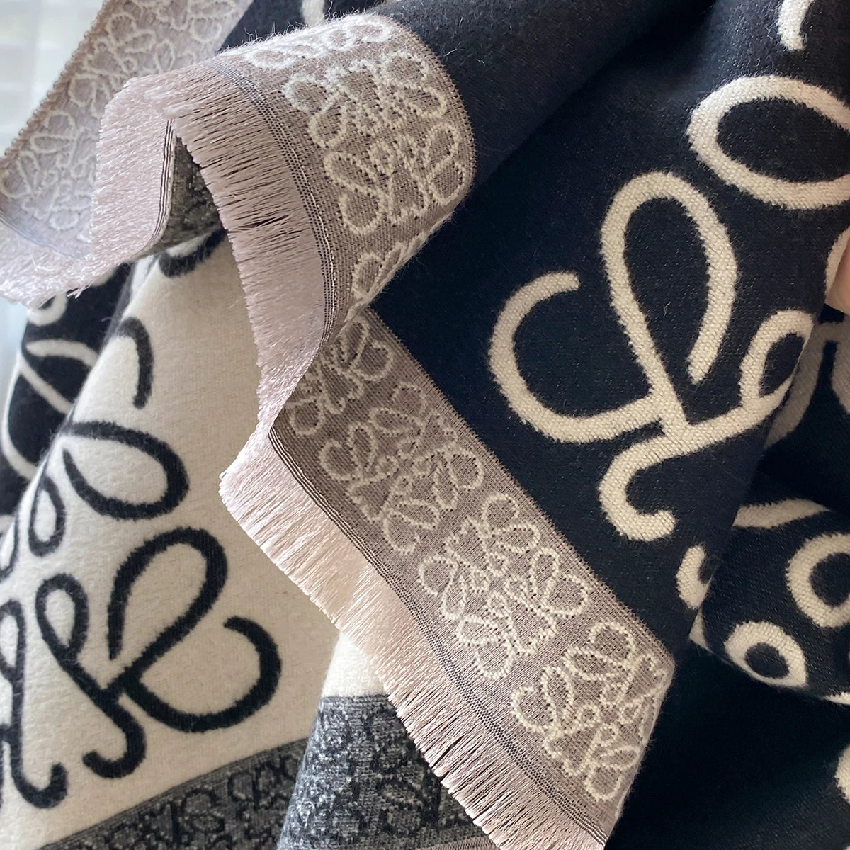 2025 Luxury Brand Women's Winter Warm Cashmere Scarf - Pashmina Shawl Wrap, Hijab, Travel Stole, Echarpe, Thick Warm Blanket