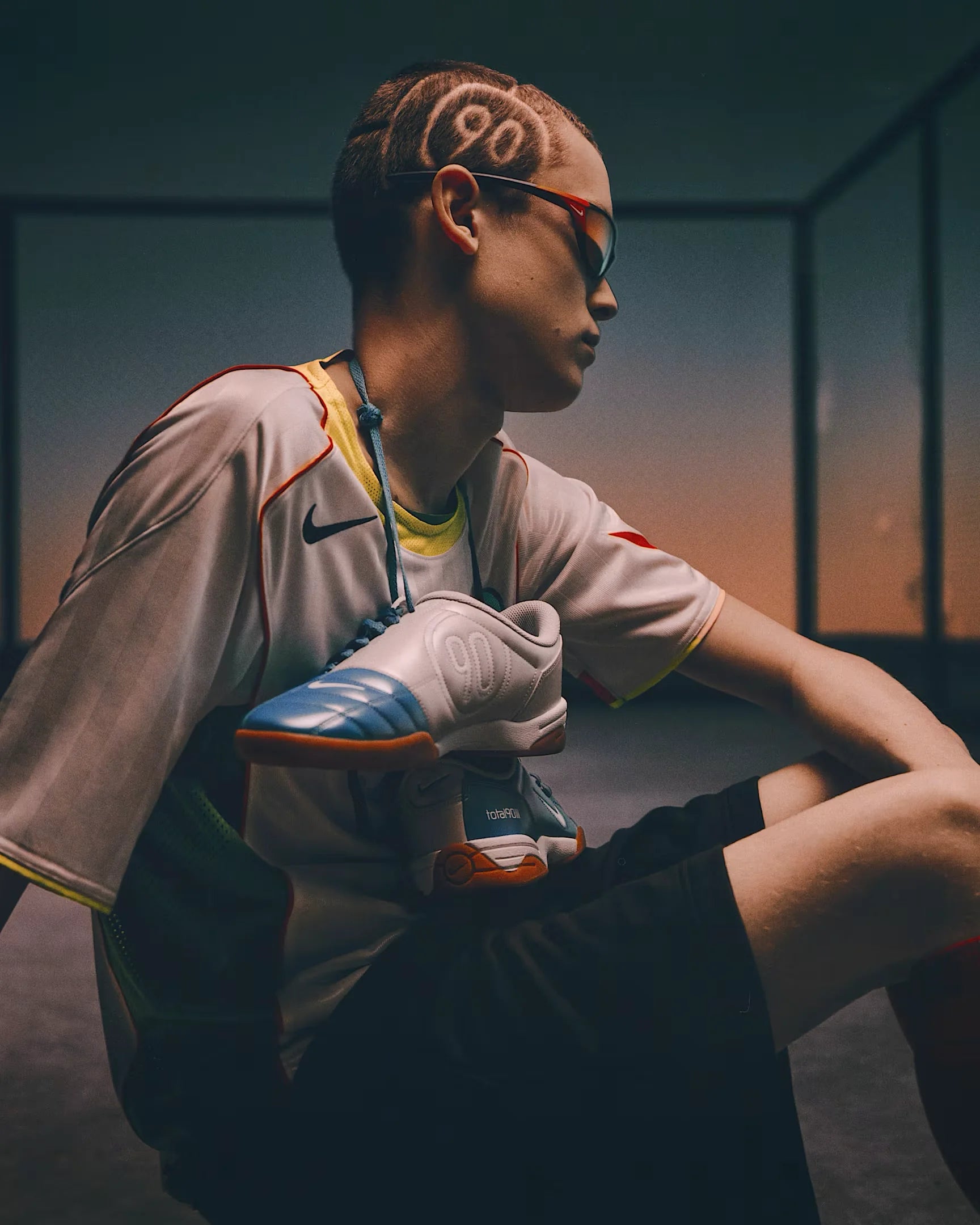 Y2K Sports Sneaker - Manchester Heritage Edition White/Red - Wear-Resistant Cushioned Urban Footwear