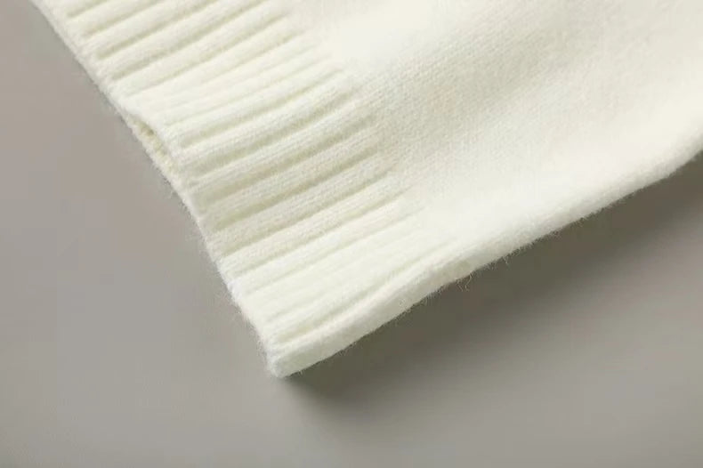 Bear Print Cashmere Pullover Sweater – Trendy Autumn/Winter Knitwear - trendingshoping.com