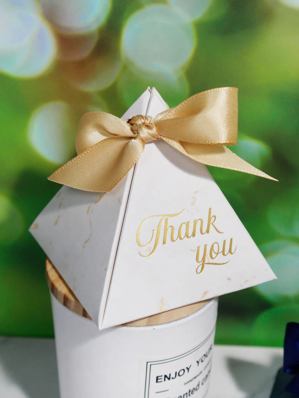 Thank you candy box Thank you for the triangular candy box, which is the first choice for wedding gift box gifts