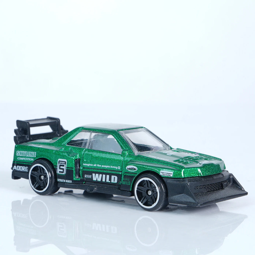 1:64 New Niche High-End Green Alloy Die-Cast Racing Car Model Toy Car for Boys and Adults, Collectible Display Ornament, Christmas Gift for Car Enthusiasts - trendingshoping.com